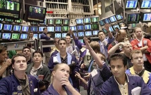 Trei indici asiatici erau în scădere